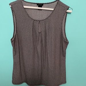 Ann Taylor keyhole sleeveless top - size L